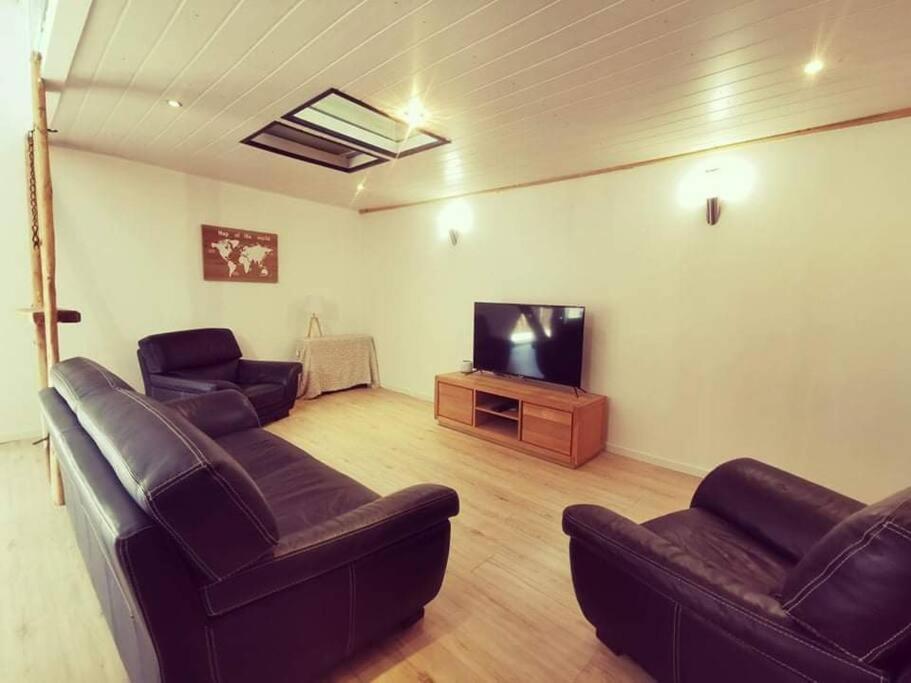 Maison De Village, Jacuzzi, Salle Cinema Valencin Extérieur photo
