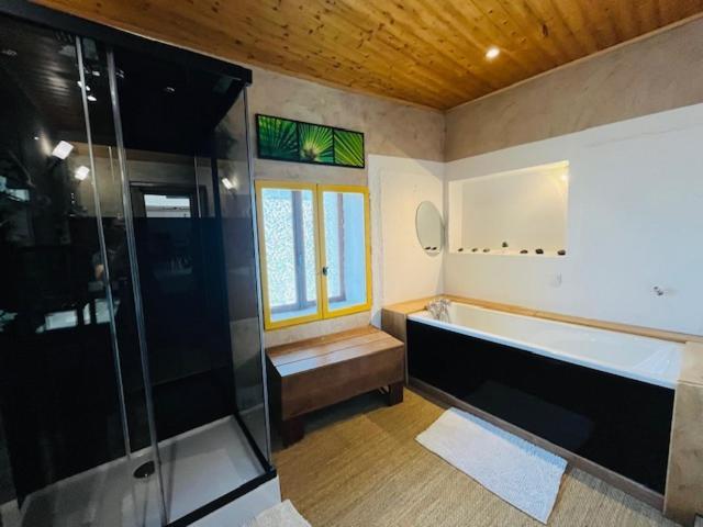 Maison De Village, Jacuzzi, Salle Cinema Valencin Extérieur photo